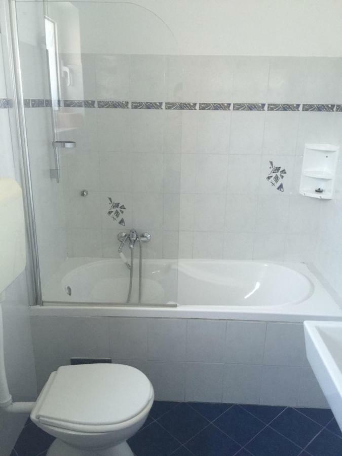Apartmani Irena Jezevac Veglia Exterior foto